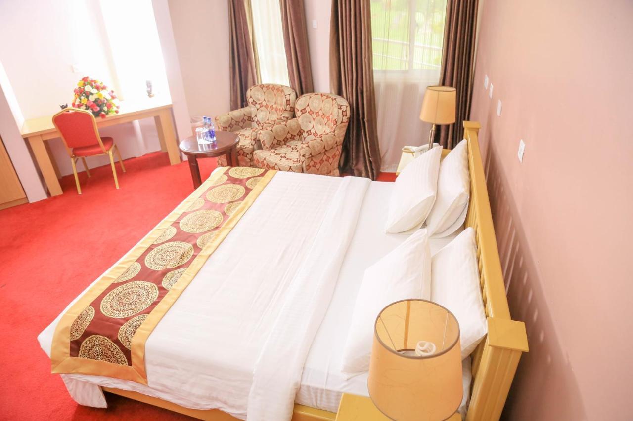 Hotel 7 Seasons عنتيبي المظهر الخارجي الصورة